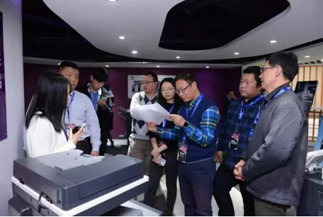 媒體嘉賓現(xiàn)場體驗柯尼卡美能達(dá)新品特色-科頤辦公