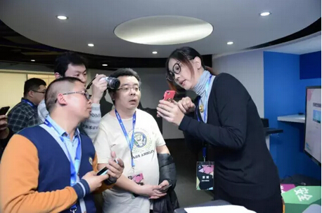 媒體嘉賓現(xiàn)場體驗柯尼卡美能達(dá)“云時代文印”解決方案-科頤辦公