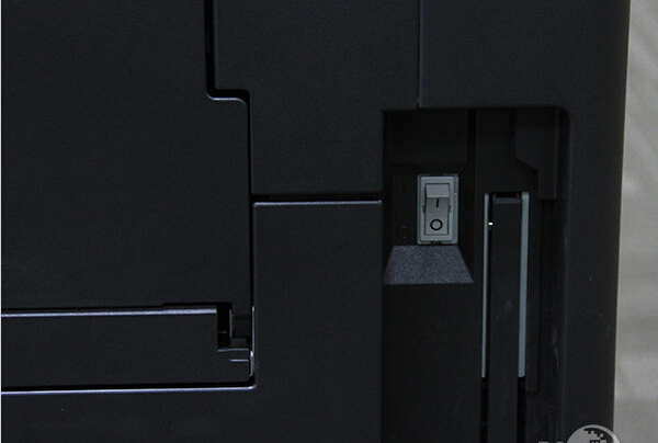 柯尼卡美能達(dá)C266機(jī)器的硬性電源開(kāi)關(guān)-科頤辦公